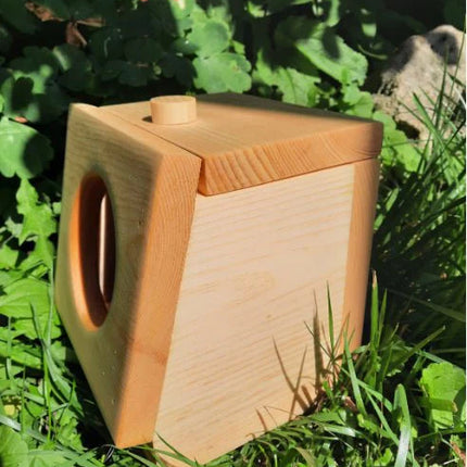 Hippity Hop Pet Shop Mini Hay Feeder for Rabbits & Guinea Pigs